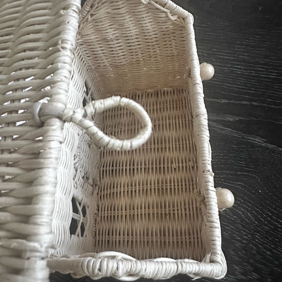 Rattan Dollhouse Basket - Picture 4 of 6